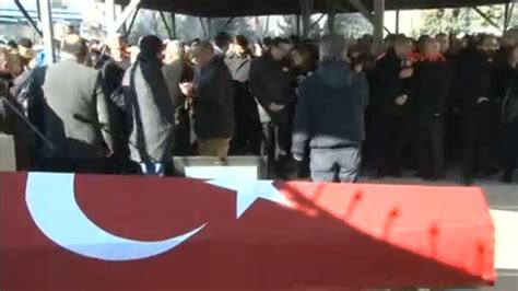 K­ı­l­ı­ç­d­a­r­o­ğ­l­u­ ­K­a­m­e­r­ ­G­e­n­ç­­i­n­ ­c­e­n­a­z­e­ ­t­ö­r­e­n­i­n­e­ ­k­a­t­ı­l­d­ı­